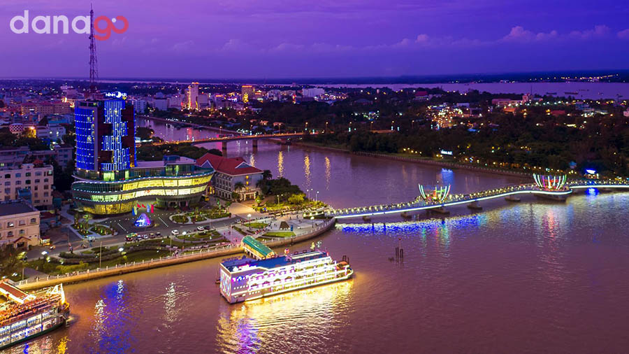Tour Du Lịch Miền Nam 3 ngày 2 đêm Tour Du Lịch Miền Nam 3 ngày 2 đêm